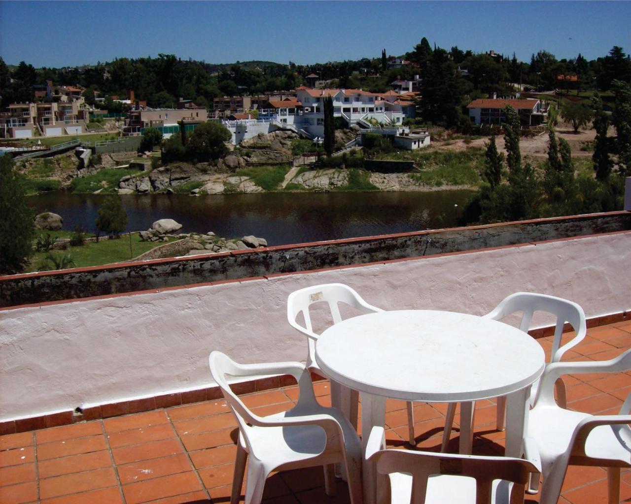 Departamentos Carlos Paz Bajada Al Lago Вилья-Карлос-Пас Экстерьер фото