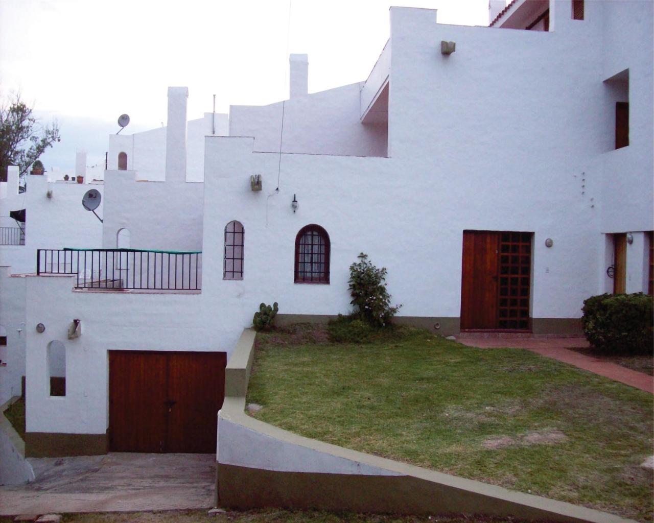 Departamentos Carlos Paz Bajada Al Lago Вилья-Карлос-Пас Экстерьер фото