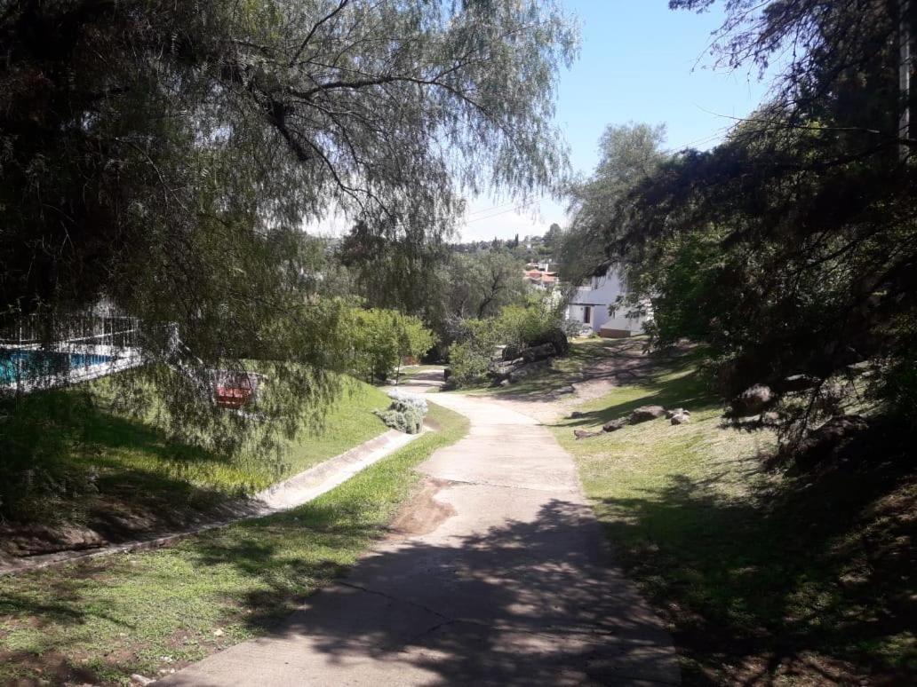 Departamentos Carlos Paz Bajada Al Lago Вилья-Карлос-Пас Экстерьер фото